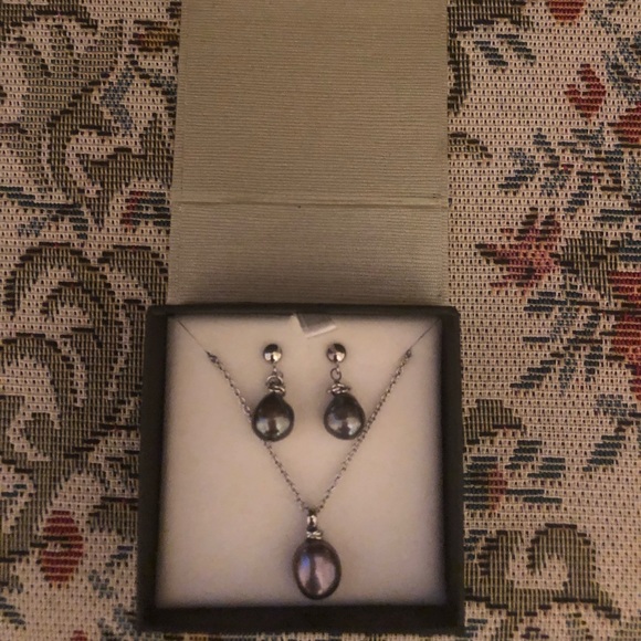 Black Freshwater Cultured Pearl Necklace Set - Picture 2 of 3